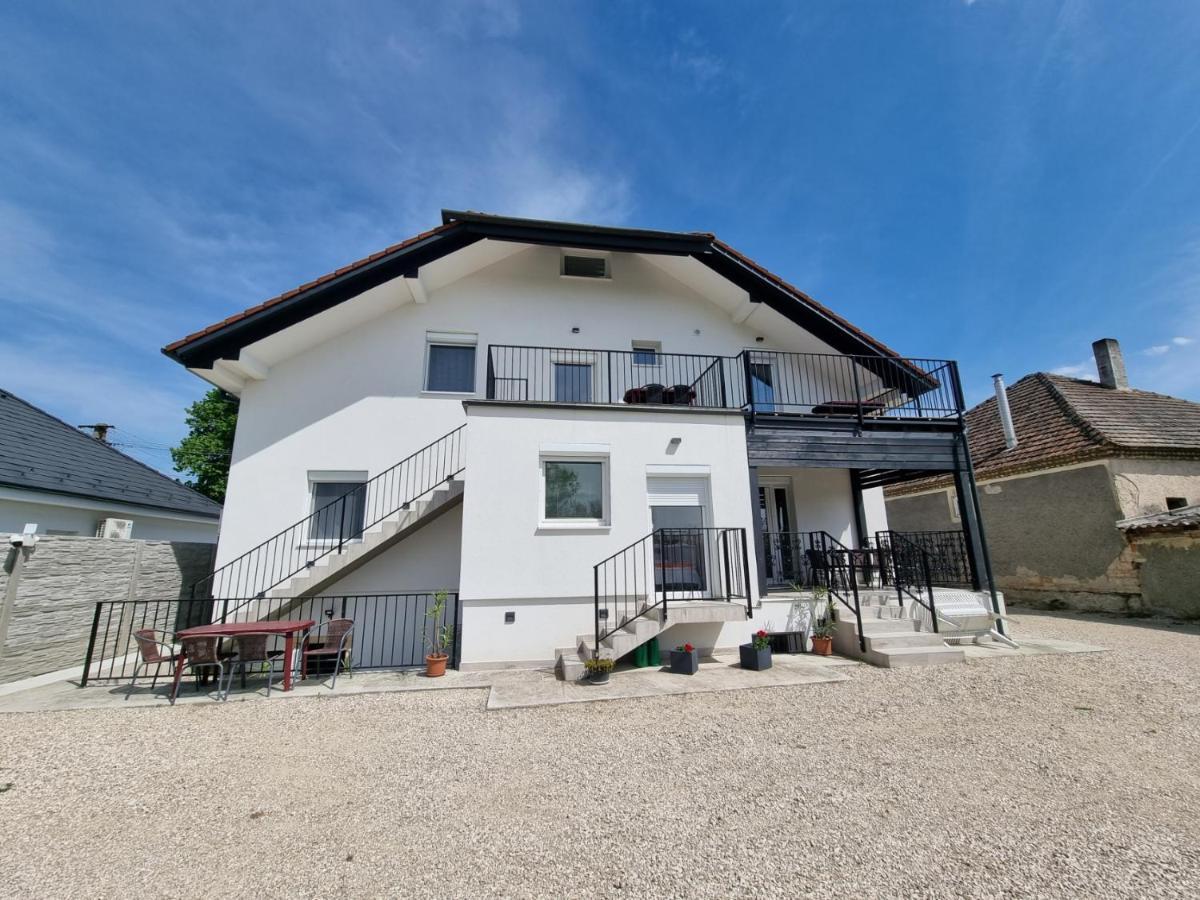 Duna-Beach Apartman Kimle Екстер'єр фото